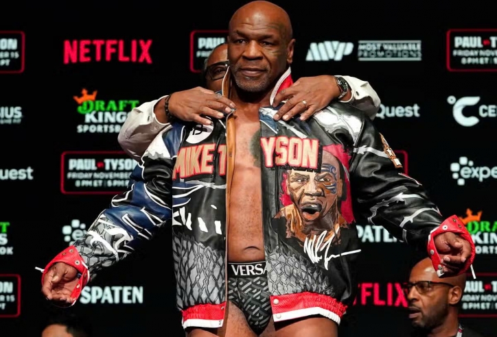 Mike Tyson lập kỷ lục mới dù thua Jake Paul