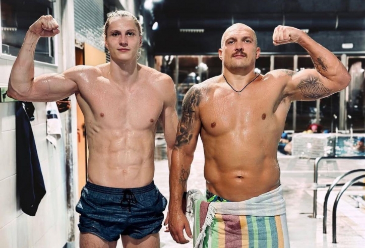 Oleksandr Usyk khoe vóc dáng trước thềm tái đấu Tyson Fury