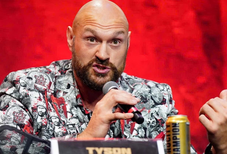 Tyson Fury dằn mặt Oleksandr Uysk trước trận tái đấu