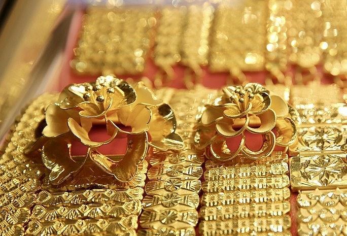Giá vàng hôm nay tối 2/5: SJC, DOJI ít biến động
