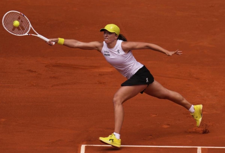 Swiatek thua 'muối mặt' tại bán kết Madrid Open