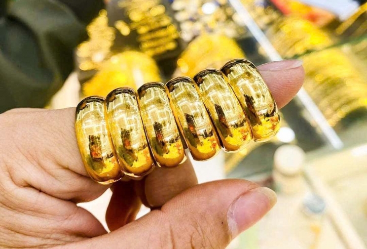 Giá vàng hôm nay chiều 13/5: SJC lấy lại đà tăng, thị trường khởi sắc