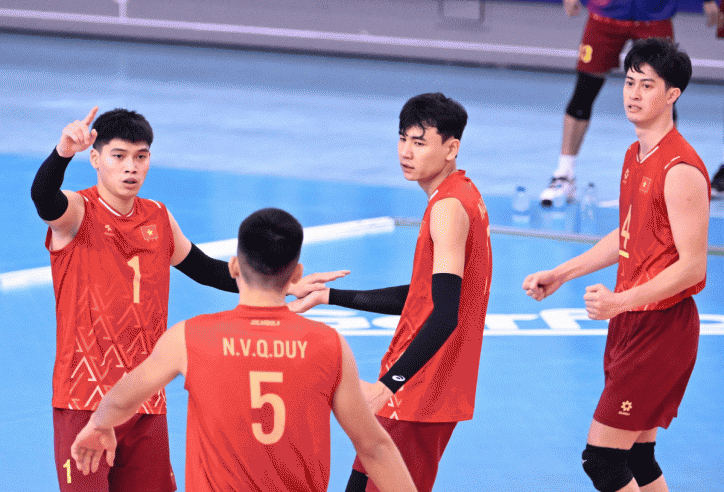 Cầu thủ bóng chuyền Việt Nam dính chấn thương vì... ăn mừng