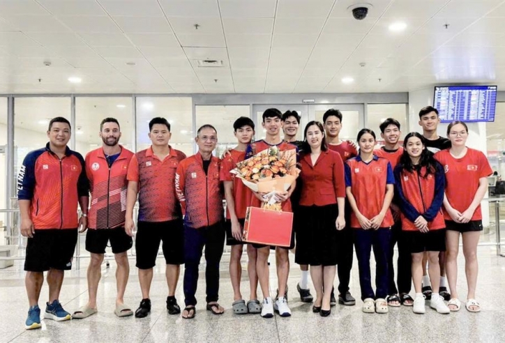 Đội tuyển bơi Việt Nam về nước sau kỳ tích tại giải Châu Á