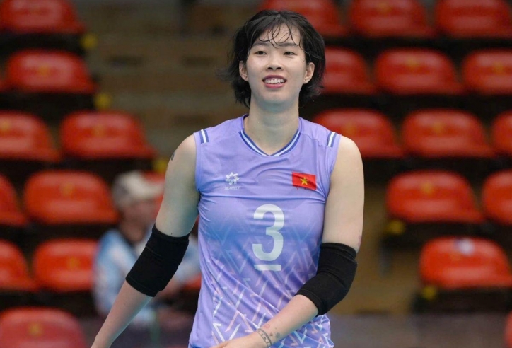 Đội trưởng ĐT bóng chuyền nữ Việt Nam 'tươi như hoa' dù chưa đấu phút nào tại SEA Games 33