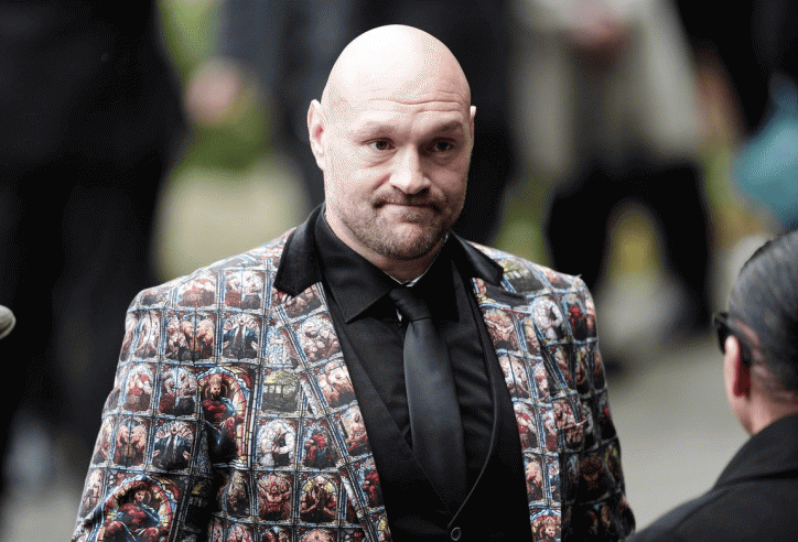 Tyson Fury có hành động đầy tinh tế với Anthony Joshua