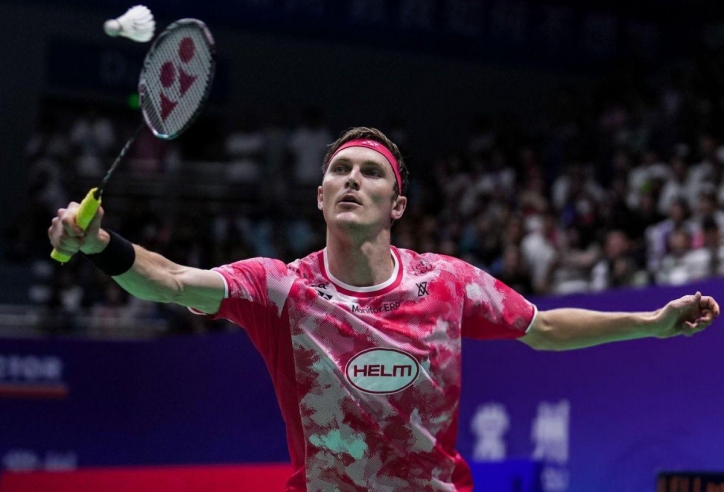 'Đại đế' Viktor Axelsen bỏ cuộc ở giải đấu tổ chức trên sân nhà