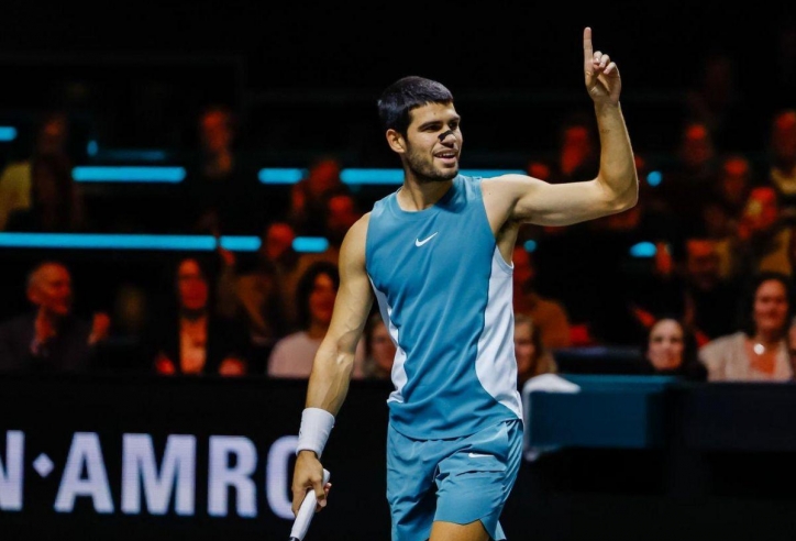 Thắng dễ nhà vô địch Grand Slam, Alcaraz lọt tứ kết Rotterdam Open