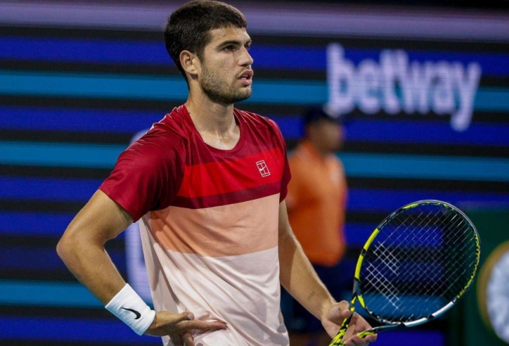 Alcaraz gác vợt ngay ở trận ra quân Miami Open