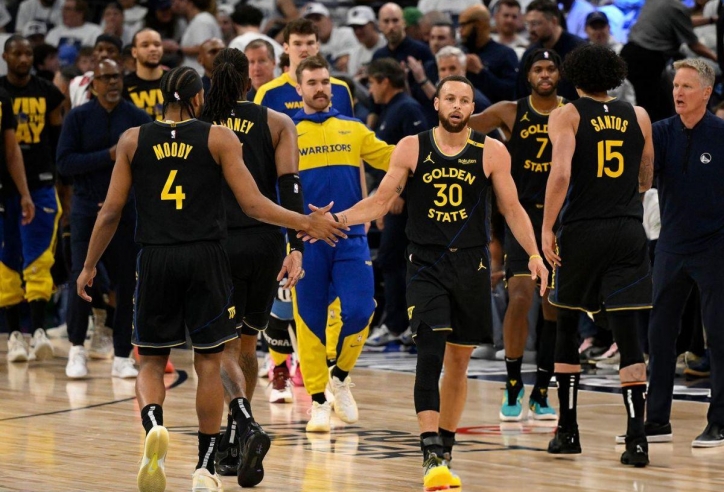 Curry chấn thương, Golden State Warriors vẫn đại thắng ở bán kết NBA Playoffs 2025