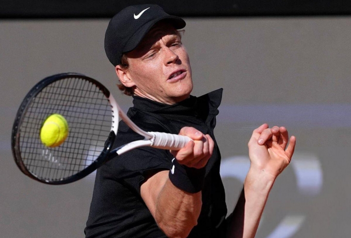 Sinner thắng dễ 'đối mềm', gặp đá tảng ở vòng 4 Rome Masters 2025