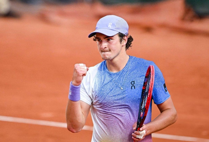 Sao trẻ số 1 tennis thế giới thắng đậm trận ra quân Roland Garros 2025