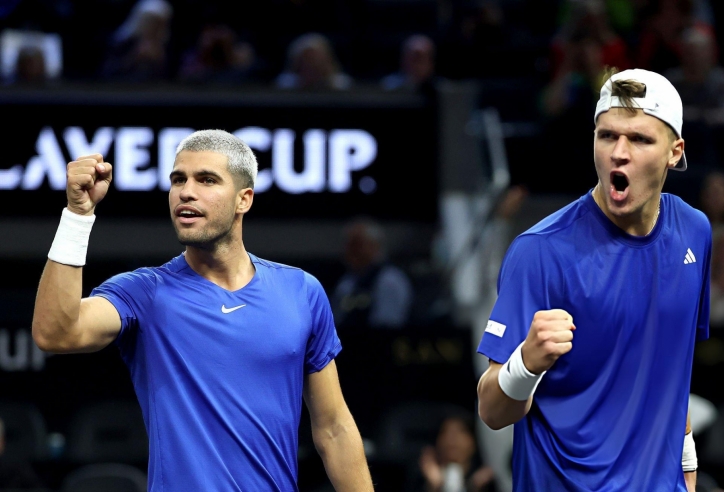 Alcaraz tỏa sáng, tuyển Châu Âu chiếm ưu thế ngày mở màn Laver Cup 2025