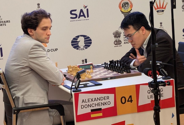 Làng cờ Việt Nam vỡ oà khi Lê Quang Liêm thoát hiểm không tưởng ở World Cup cờ vua 2025