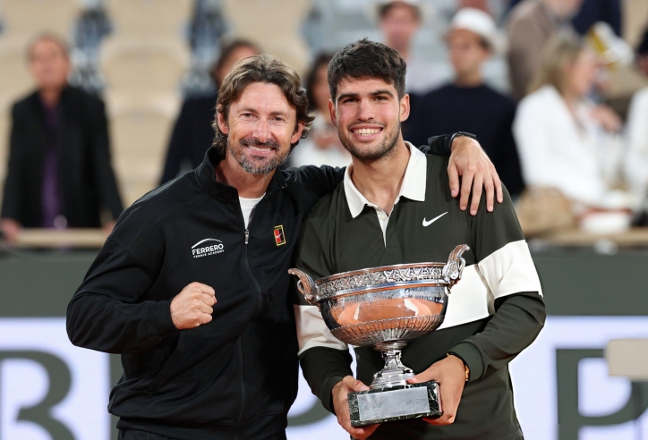 Alcaraz bất ngờ 'trảm' tướng trước thềm mùa giải 2026