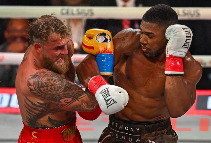 Anthony Joshua đấm 'sương sương' vẫn dễ dàng hạ knock-out Jake Paul