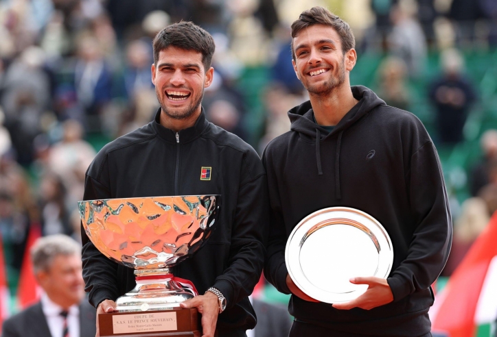 'Lorenzo Musetti ăn đứt Carlos Alcaraz và Jannik Sinner'