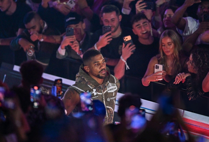 Anthony Joshua có động thái đầu tiên sau vụ TNGT khiến 2 cộng sự qua đời