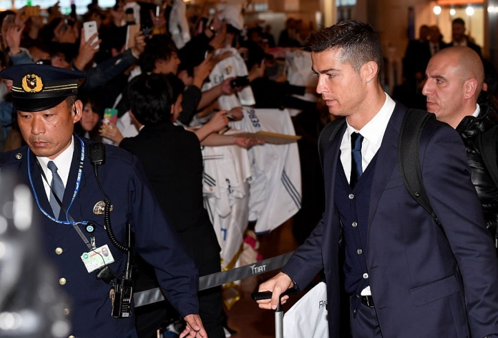 FA chính thức vào cuộc, Ronaldo sắp phải 'trả giá đắt' vì 1 phút nông nổi
