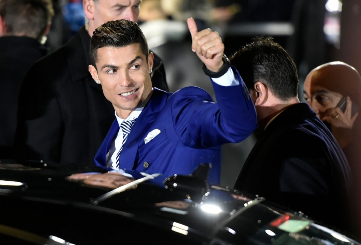 Tin chuyển nhượng tối 1/10: Ronaldo gia nhập bến đỗ lý tưởng? Real chốt hạ vụ Haaland