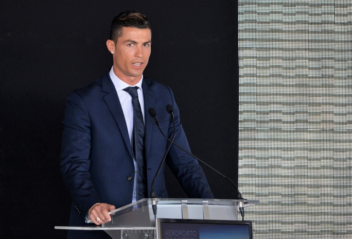 Ronaldo bất ngờ được 'gã nhà giàu' chốt chiêu mộ