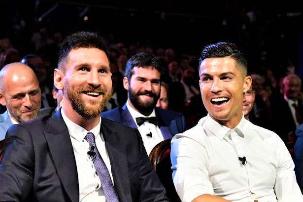 Lisandro Martinez đưa ra 'phán quyết' khi được chơi cùng Ronaldo và Messi