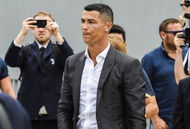 Được sếp lớn 'thả thính', Ronaldo rời MU để gia nhập bến đỗ cuối cùng