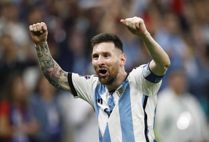 Cầu thủ bị Messi 'hành hạ' được 3 ông lớn châu Âu tranh giành