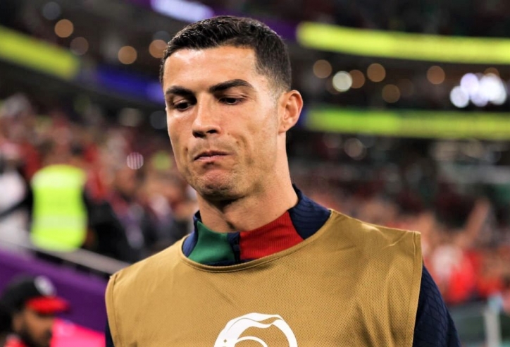 ĐT Bồ Đào Nha ra quyết định 'khiến tất cả choáng váng' về Ronaldo