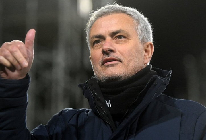 XÁC NHẬN: HLV Mourinho rời Roma để gia nhập bến đỗ vĩ đại thế giới