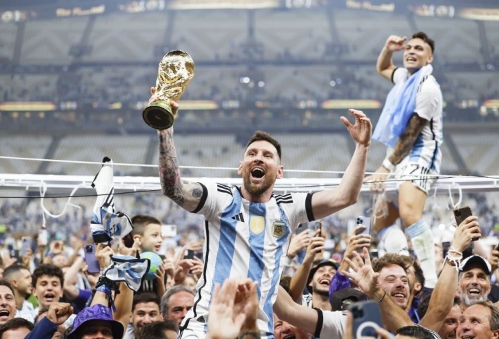 Messi nhận món quà vô cùng độc lạ sau World Cup 2022
