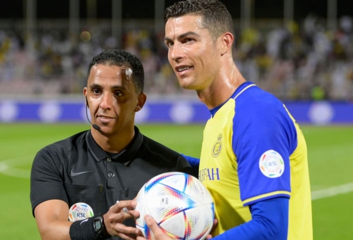 Không ngừng tỏa sáng, Ronaldo nhận tin cực vui từ HLV Al Nassr