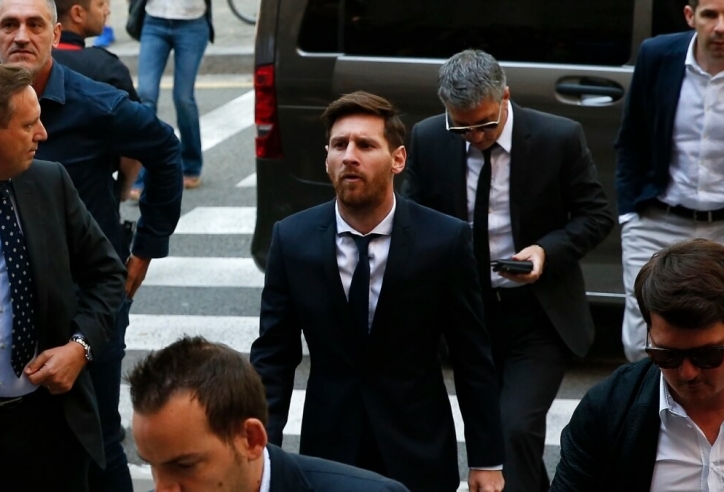 Không phải Barca, Messi nhận đề nghị lịch sử tại bến đỗ 'ông lớn'