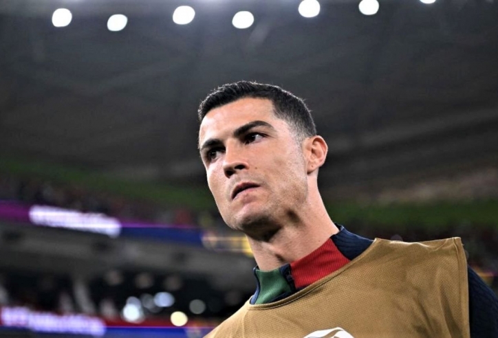 HLV Bồ Đào Nha tiết lộ khiến tất cả 'vỡ òa' về Ronaldo
