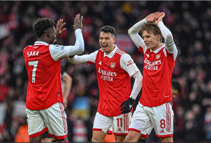 Hàng công rực sáng, Arsenal nhấn chìm MLS All Star với tỉ số đậm