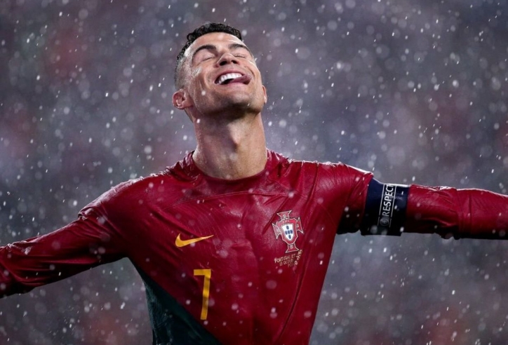 HLV Bồ Đào Nha tiết lộ điều khiến tất cả 'phát cuồng' về Ronaldo