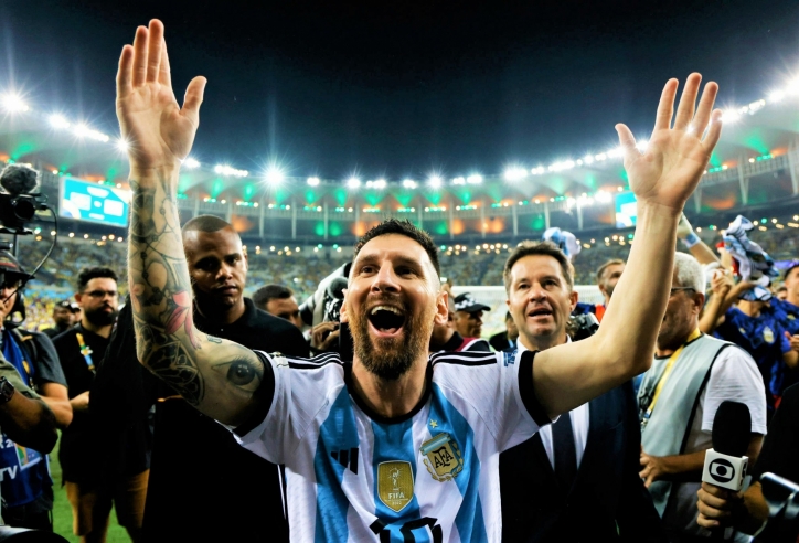 Messi nhận đặc ân vĩ đại nhất Argentina, đến Maradona cũng không có
