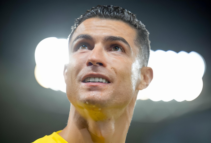 CHÍNH THỨC: Ronaldo được vinh danh sau khi vượt xa Messi