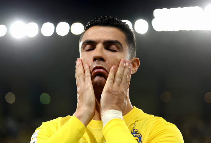 Ronaldo bất ngờ hứng 'gạch đá' từ cựu HLV Real Madrid