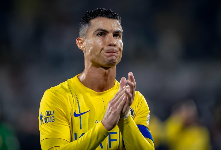 Ronaldo nhận thẻ đỏ, Al Nassr tiếp tục thua 'muối mặt' trước Al Hilal