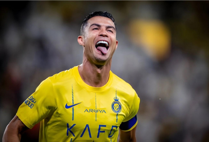 Ronaldo đoạt giải thưởng tại Ả Rập, được vinh danh số 1 lịch sử