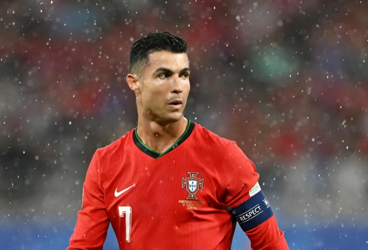 Ronaldo khiến tất cả 'ngã ngửa' với thông số đáng quên tại Euro