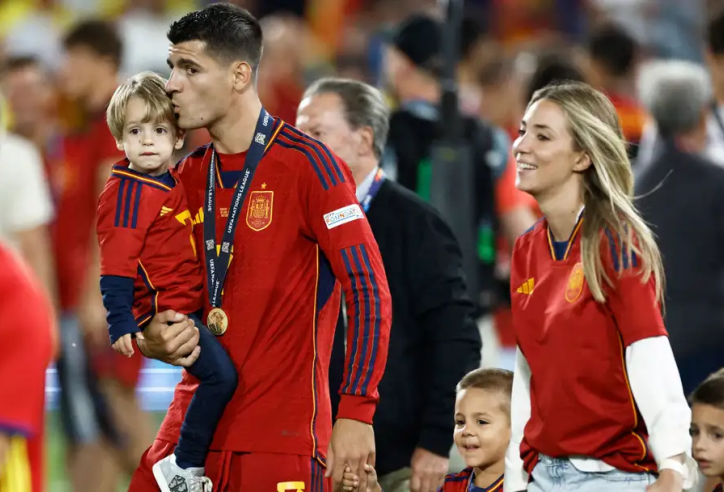 Alvaro Morata tuyên bố bỏ vợ đầy đau đớn