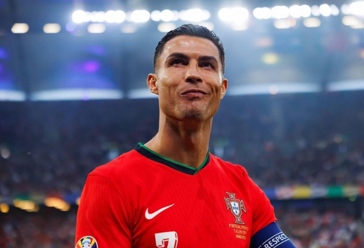 Ronaldo sắp đạt cột mốc 'không ai làm được' trong lịch sử