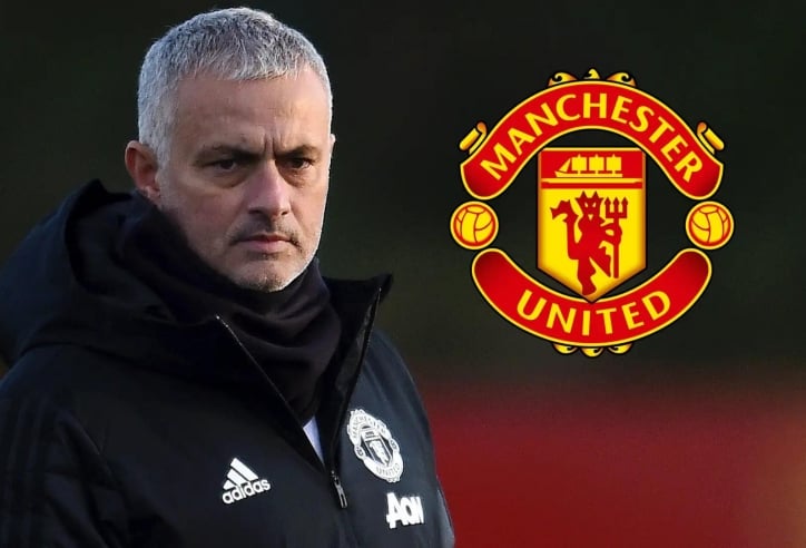 MU trước viễn cảnh bị Mourinho, Fred và Amrabat cho 'ngậm trái đắng'