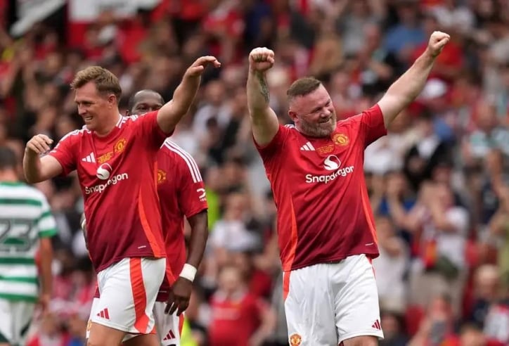 Rooney tự chế giễu mình sau khi ghi bàn cho MU