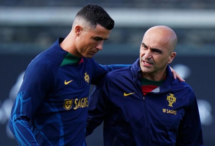 HLV Bồ Đào Nha nói thật về khả năng ghi 1000 bàn của Ronaldo