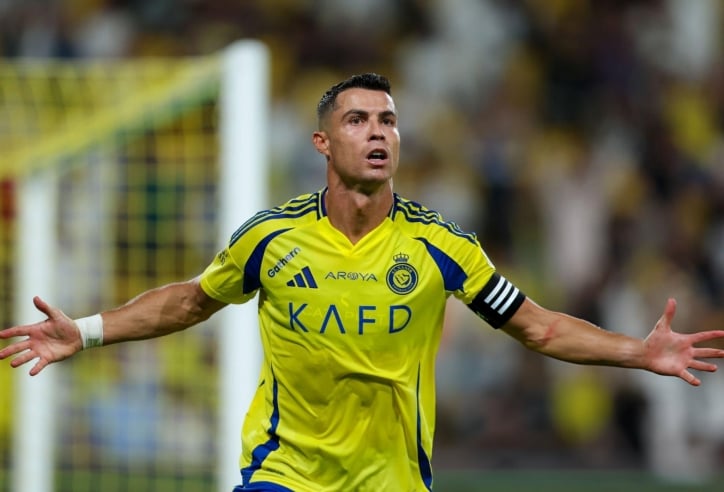 Vừa sa thải HLV, Al Nassr tuyên bố thẳng 1 điều về Ronaldo