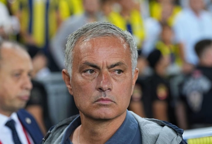 CHÍNH THỨC: HLV Jose Mourinho nhận án phạt tại Thổ Nhĩ Kỳ