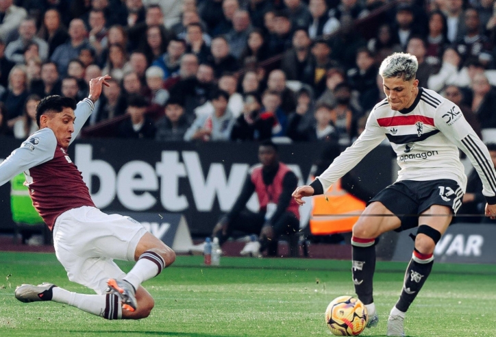 Trực tiếp MU 1-2 West Ham: Hàng thủ báo hại